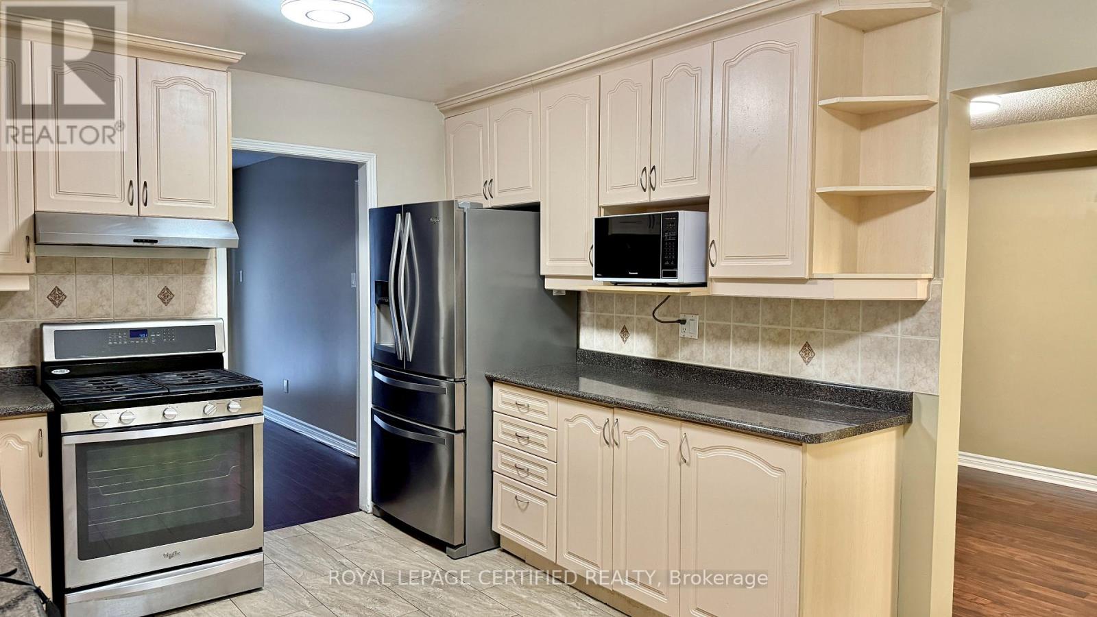 3211 Valcourt Crescent, Mississauga, Ontario  L5L 5K2 - Photo 10 - W12900116