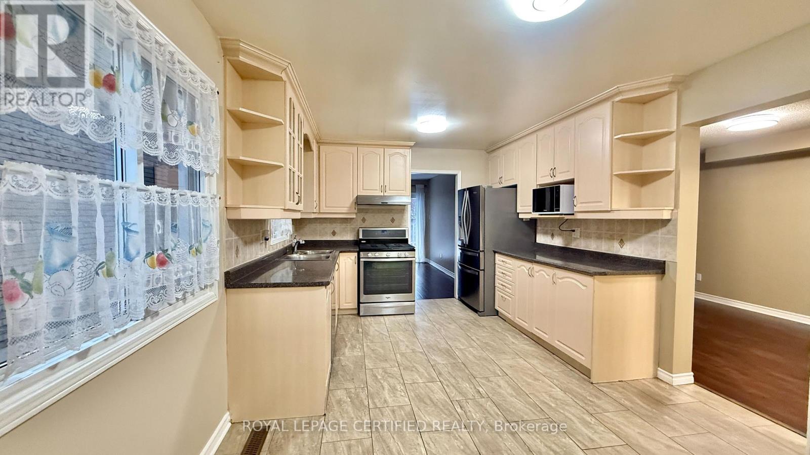 3211 Valcourt Crescent, Mississauga, Ontario  L5L 5K2 - Photo 12 - W12900116