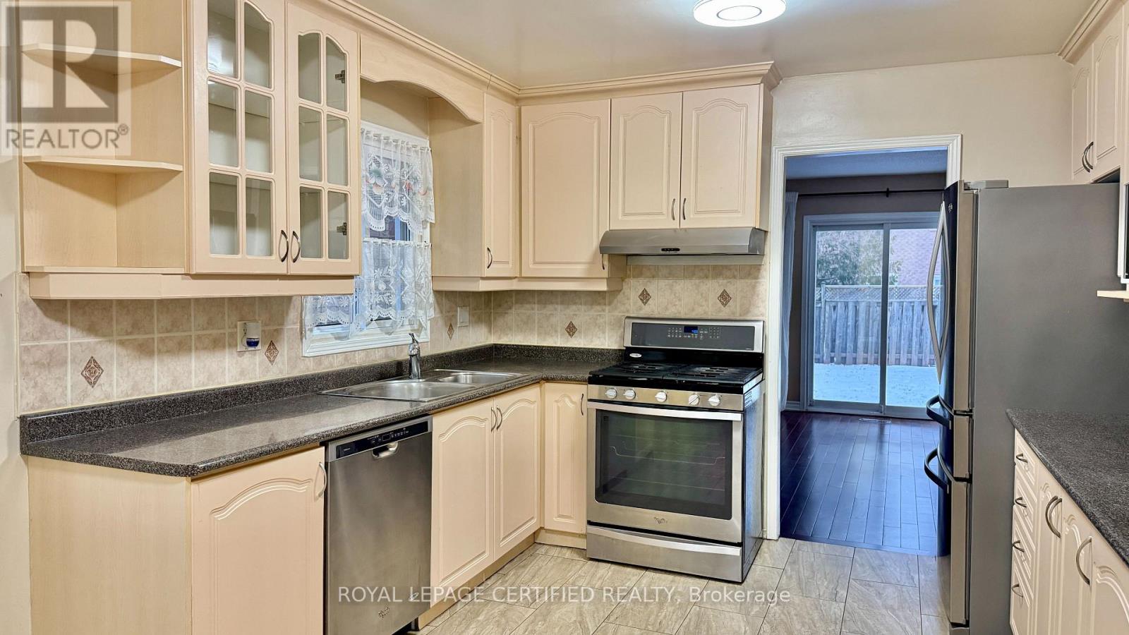 3211 Valcourt Crescent, Mississauga, Ontario  L5L 5K2 - Photo 13 - W12900116