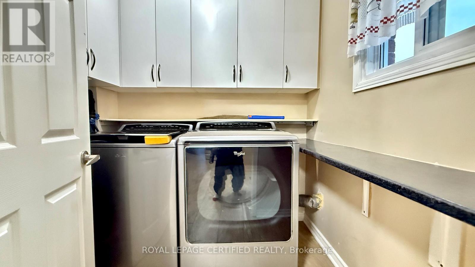 3211 Valcourt Crescent, Mississauga, Ontario  L5L 5K2 - Photo 14 - W12900116