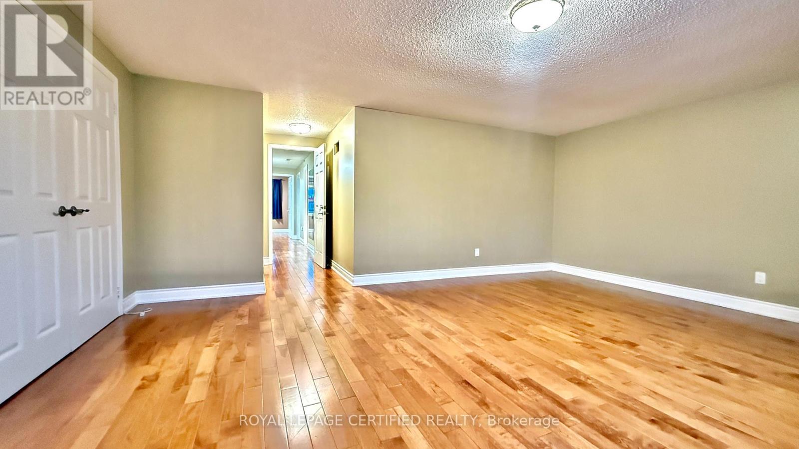 3211 Valcourt Crescent, Mississauga, Ontario  L5L 5K2 - Photo 19 - W12900116