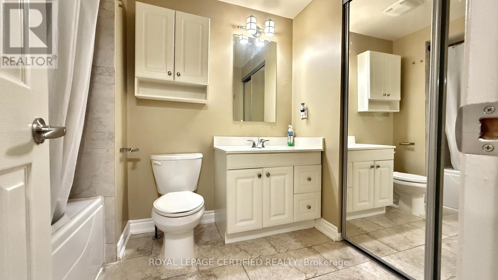 3211 Valcourt Crescent, Mississauga, Ontario  L5L 5K2 - Photo 22 - W12900116