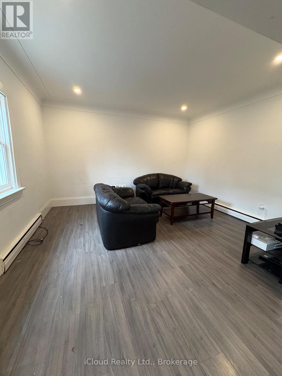 Upper - 2177 Lakeshore Road, Burlington, Ontario  L7R 1A5 - Photo 13 - W12900140