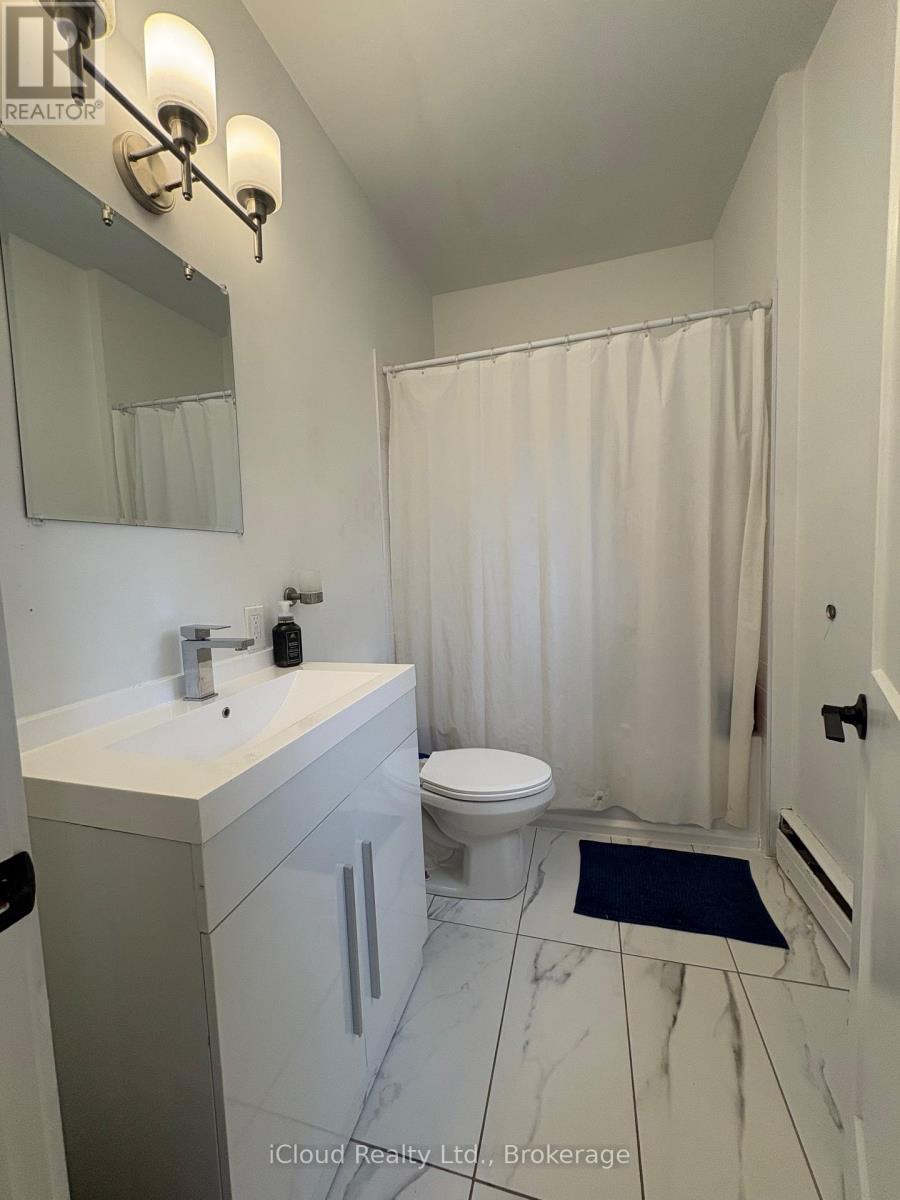 Upper - 2177 Lakeshore Road, Burlington, Ontario  L7R 1A5 - Photo 14 - W12900140