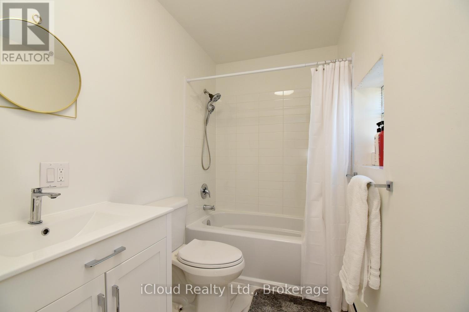 Upper - 2177 Lakeshore Road, Burlington, Ontario  L7R 1A5 - Photo 16 - W12900140