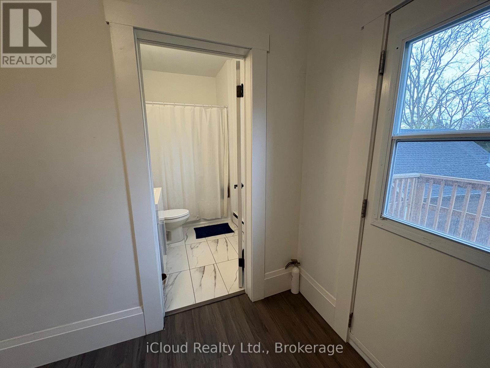 Upper - 2177 Lakeshore Road, Burlington, Ontario  L7R 1A5 - Photo 17 - W12900140