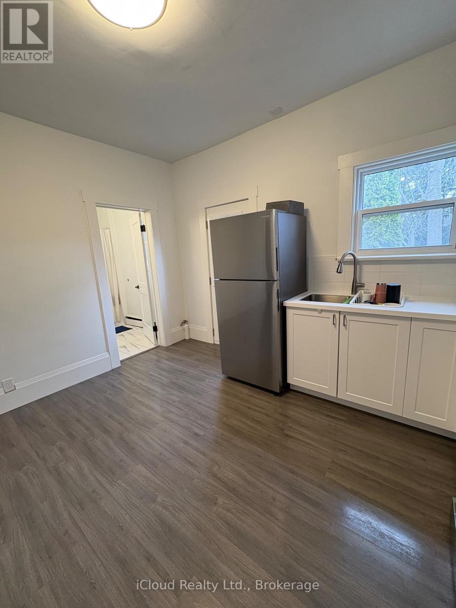 Upper - 2177 Lakeshore Road, Burlington, Ontario  L7R 1A5 - Photo 18 - W12900140