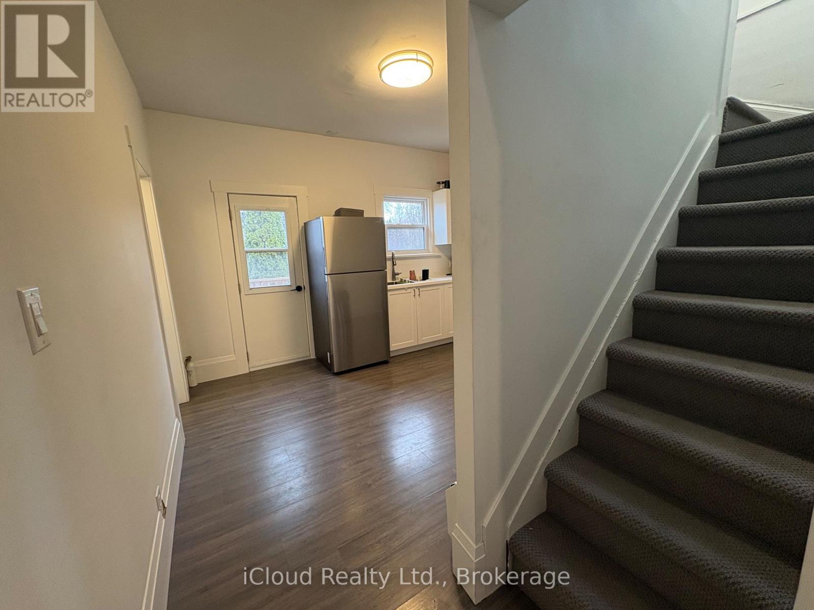 Upper - 2177 Lakeshore Road, Burlington, Ontario  L7R 1A5 - Photo 22 - W12900140