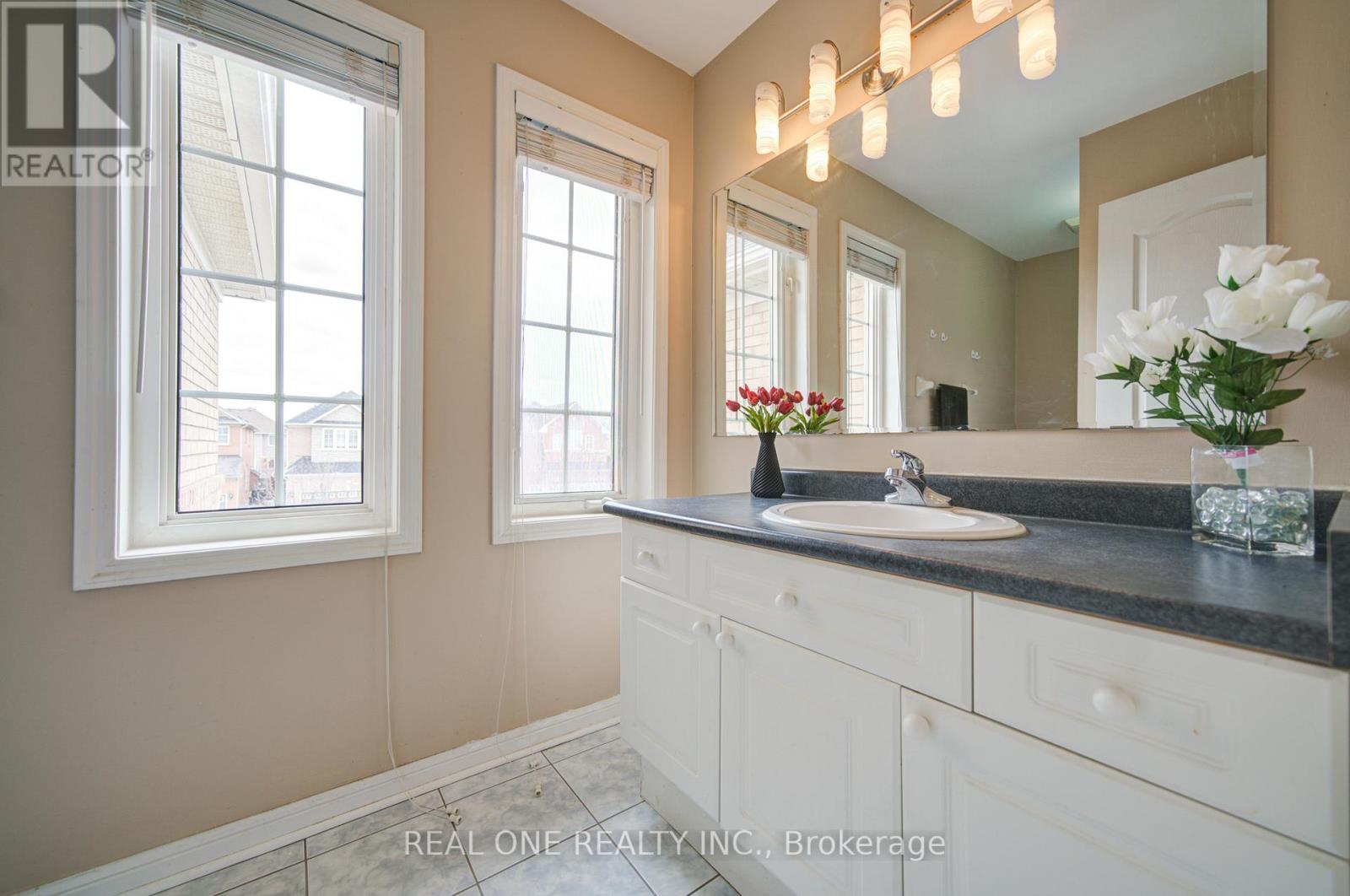 3696 Waterfall Crescent, Mississauga, Ontario  L5N 8G8 - Photo 29 - W12900208