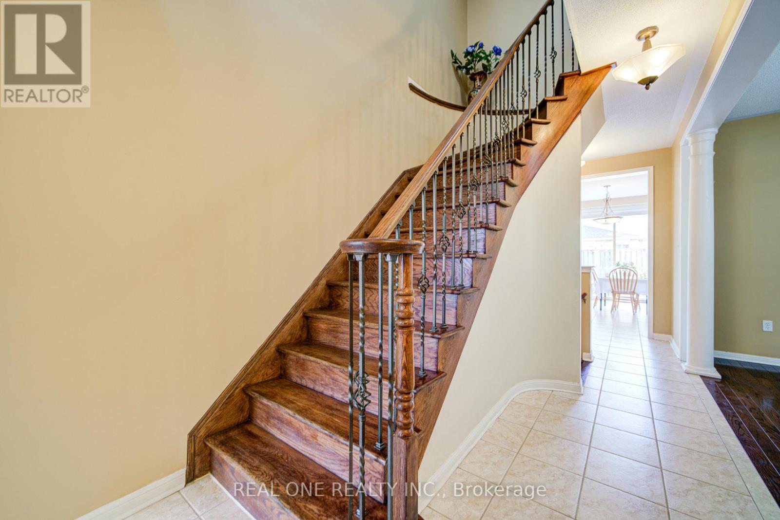 3696 Waterfall Crescent, Mississauga, Ontario  L5N 8G8 - Photo 6 - W12900208