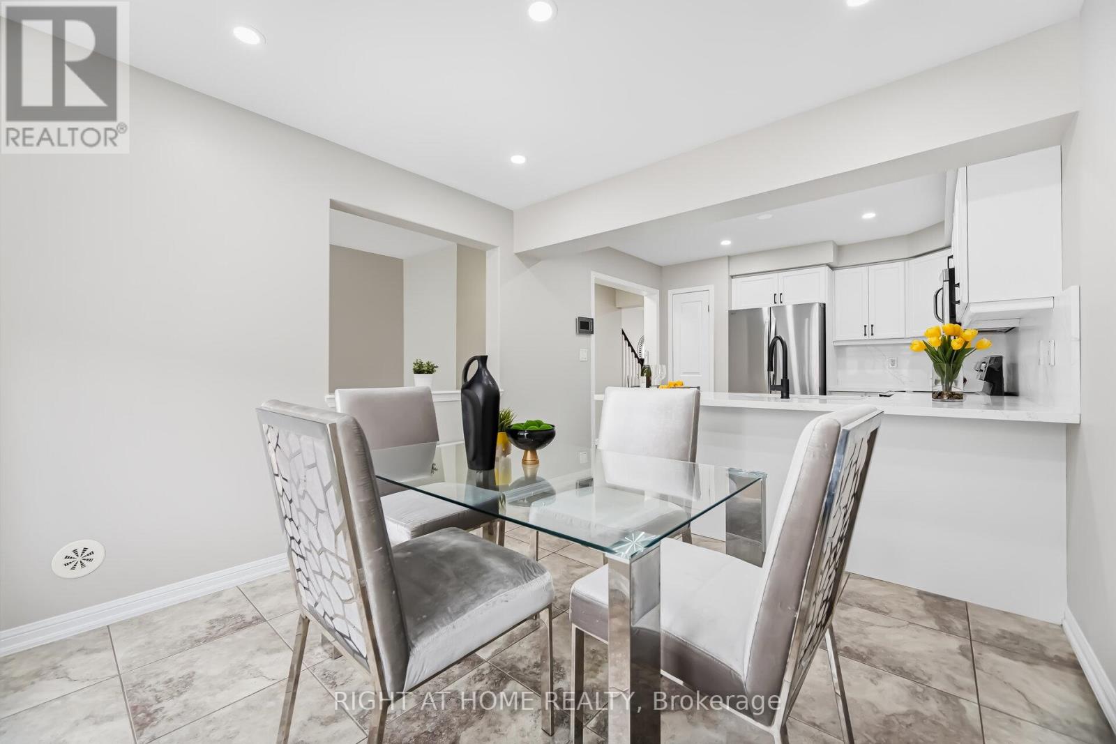 10 Vanhorne Close, Brampton, Ontario  L7A 0X7 - Photo 15 - W12900220