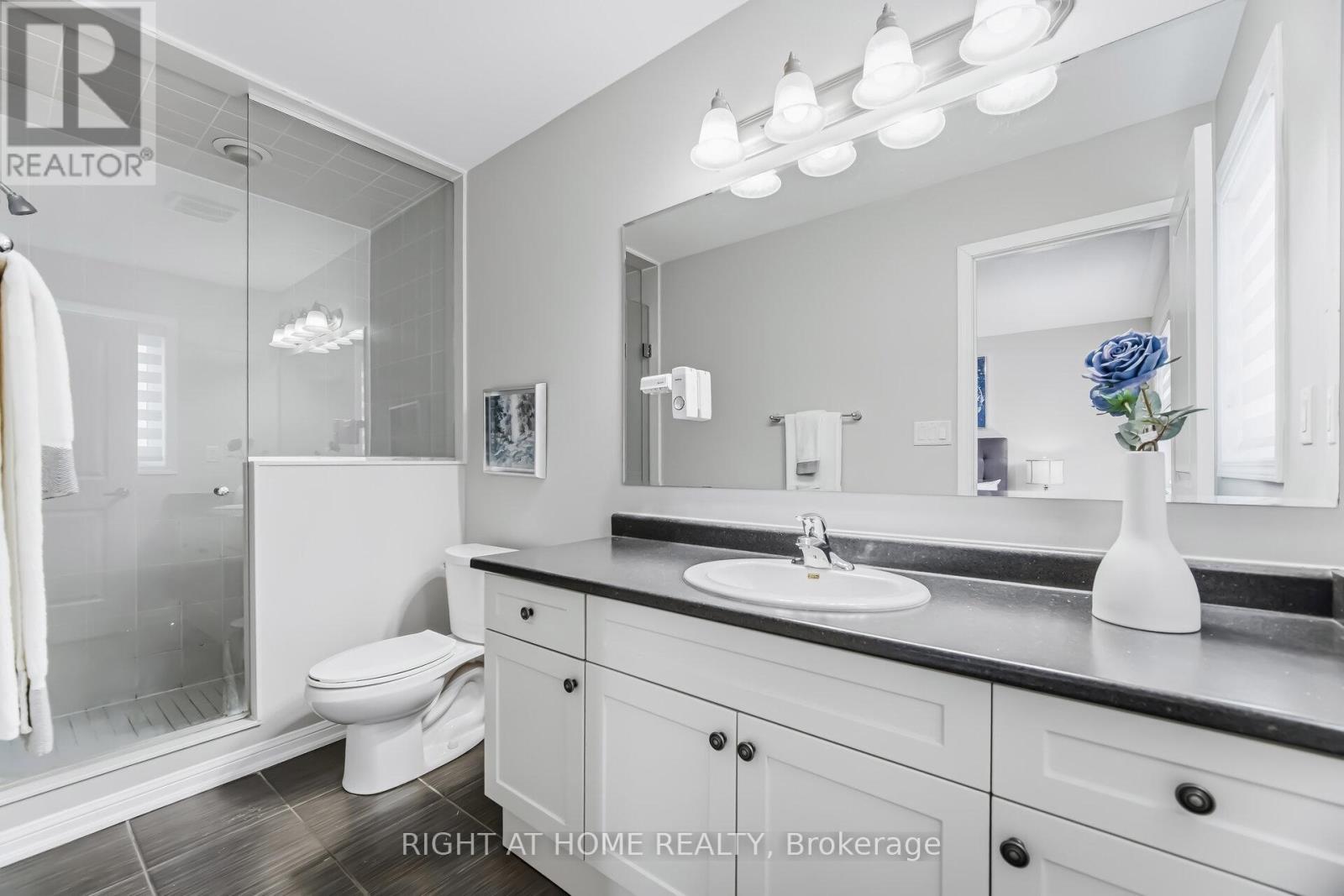 10 Vanhorne Close, Brampton, Ontario  L7A 0X7 - Photo 27 - W12900220