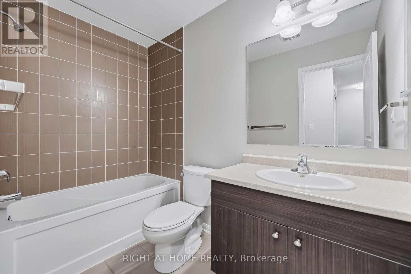 10 Vanhorne Close, Brampton, Ontario  L7A 0X7 - Photo 33 - W12900220