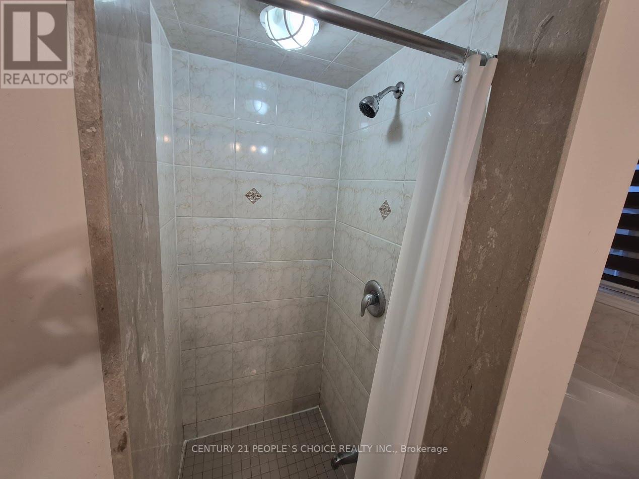 19 Freedom Oaks Trail, Brampton, Ontario  L6P 3L1 - Photo 10 - W12900280