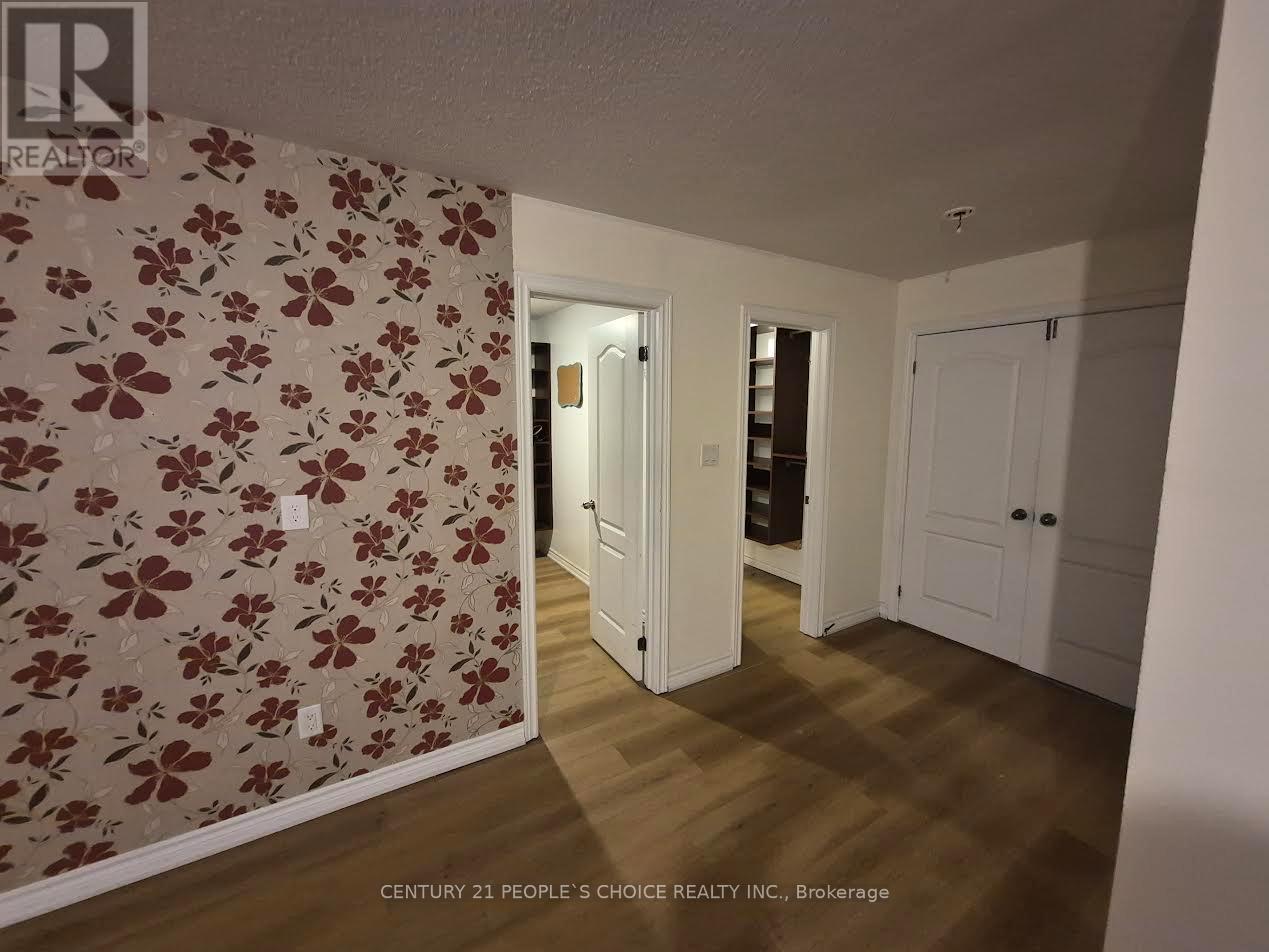 19 Freedom Oaks Trail, Brampton, Ontario  L6P 3L1 - Photo 5 - W12900280