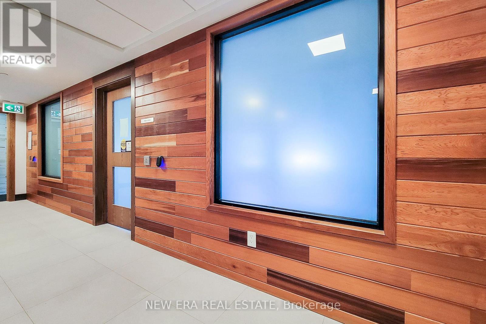 212 - 320 Plains Road E, Burlington, Ontario  L7T 2C8 - Photo 11 - W12900282