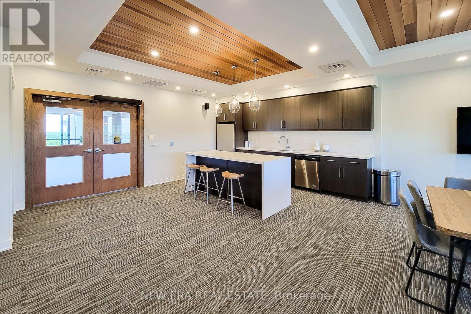 212 - 320 Plains Road E, Burlington, Ontario  L7T 2C8 - Photo 6 - W12900282