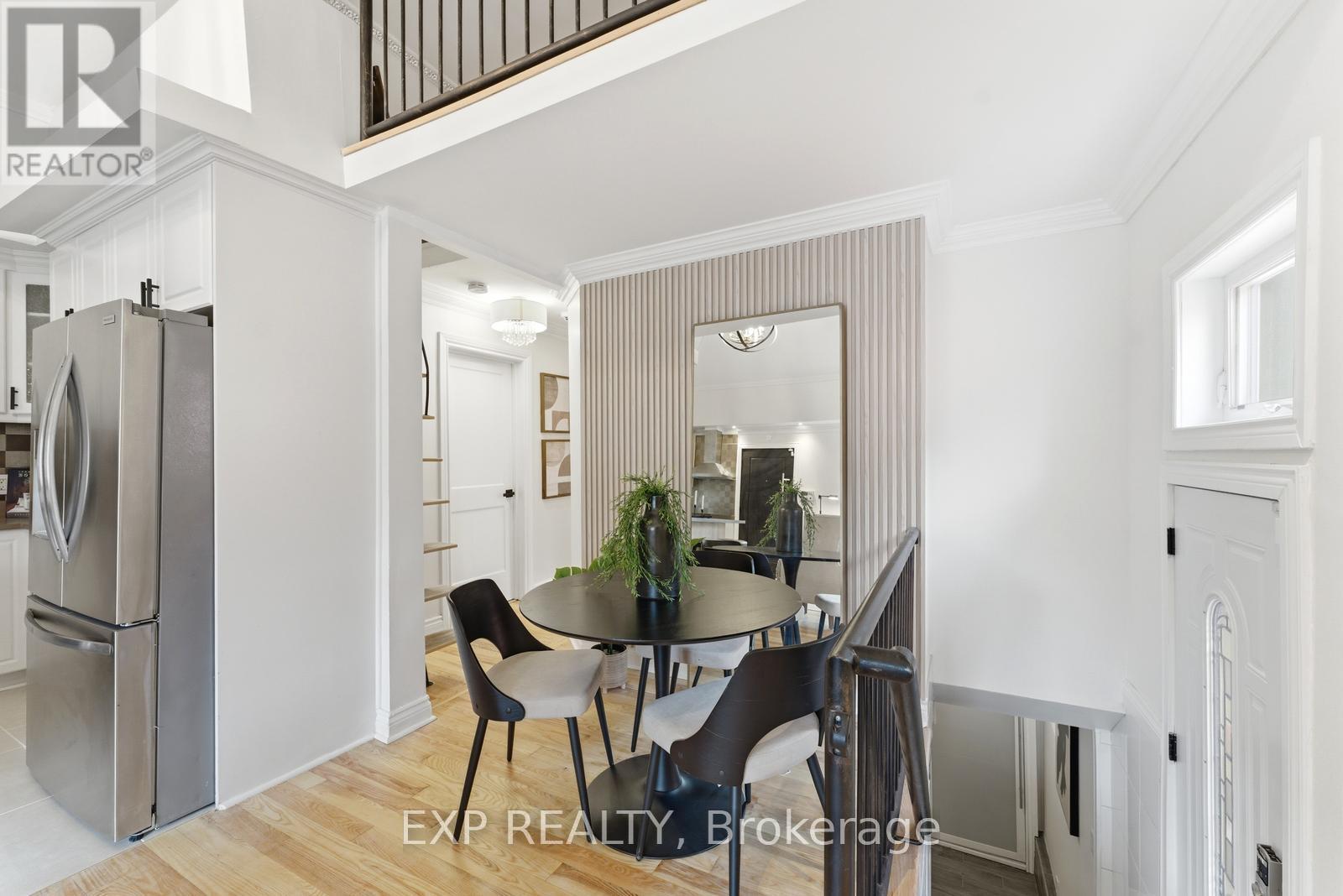 32 Victoria Boulevard, Toronto, Ontario  M6M 2C1 - Photo 14 - W12900290