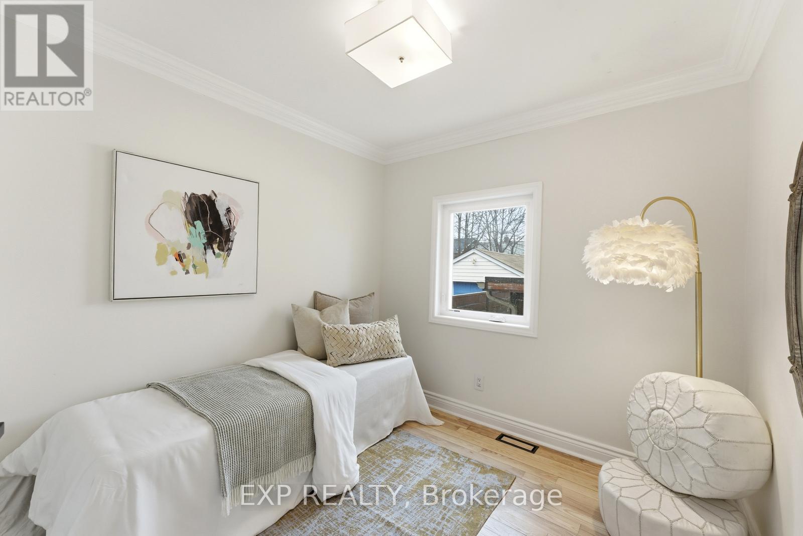 32 Victoria Boulevard, Toronto, Ontario  M6M 2C1 - Photo 17 - W12900290