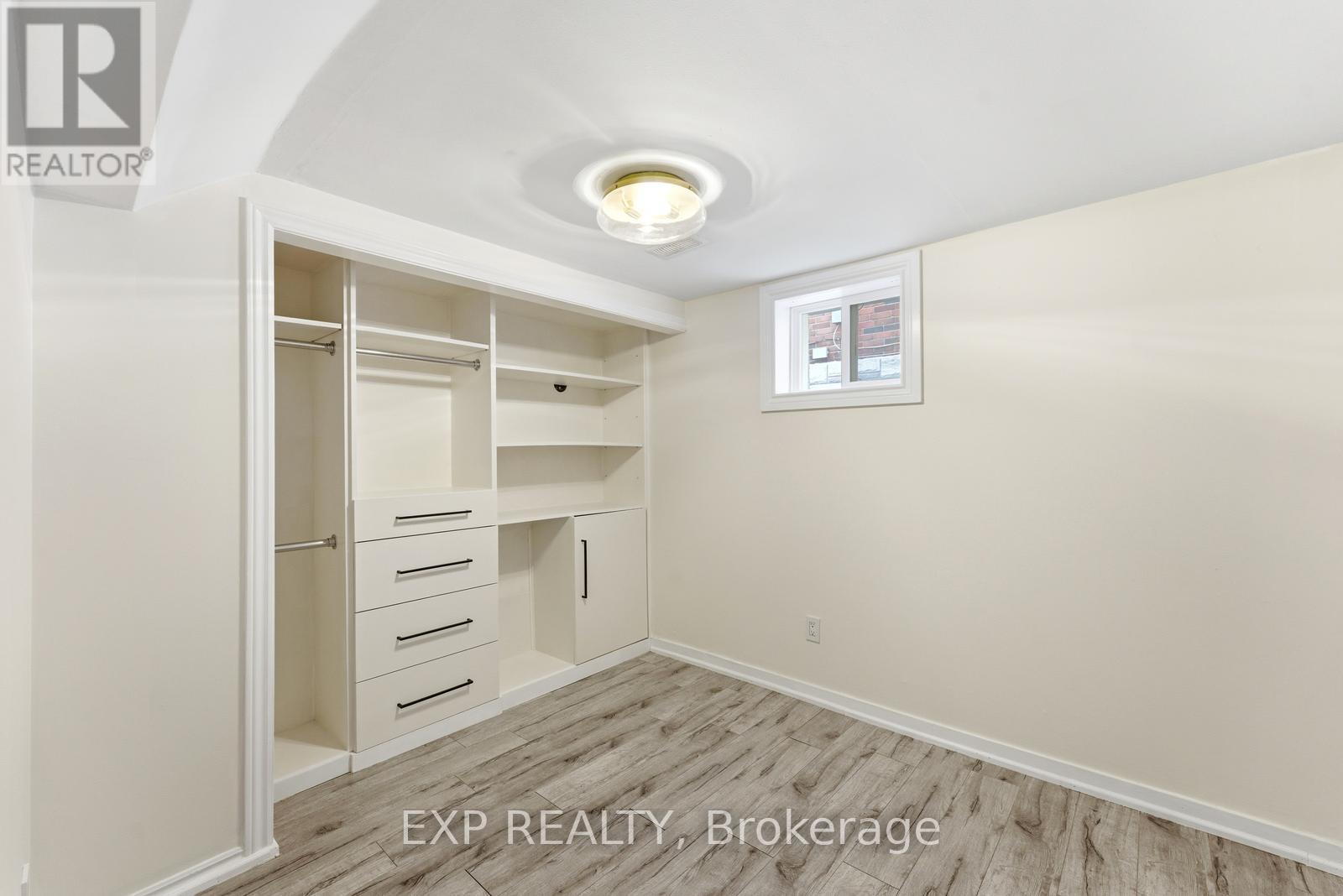 32 Victoria Boulevard, Toronto, Ontario  M6M 2C1 - Photo 25 - W12900290