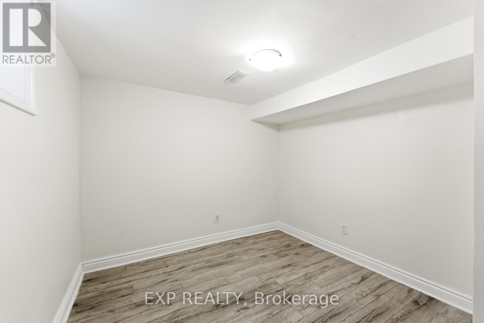 32 Victoria Boulevard, Toronto, Ontario  M6M 2C1 - Photo 27 - W12900290