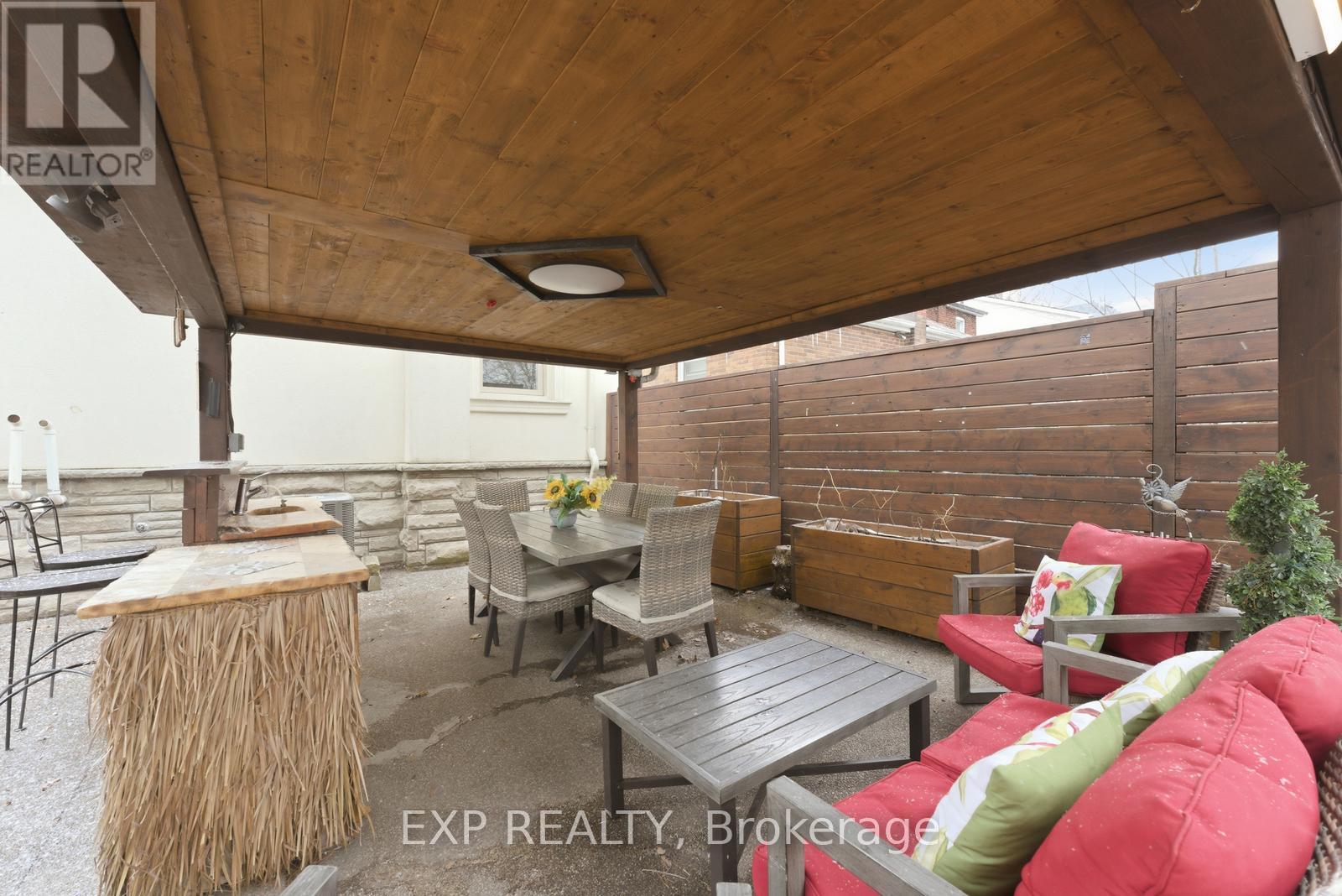 32 Victoria Boulevard, Toronto, Ontario  M6M 2C1 - Photo 36 - W12900290