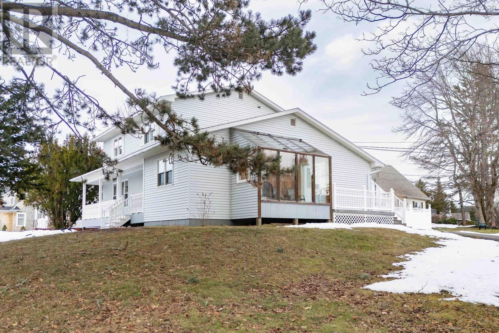 193a Victoria Street E, Amherst, Nova Scotia  B4H 1Y8 - Photo 2 - 202604341