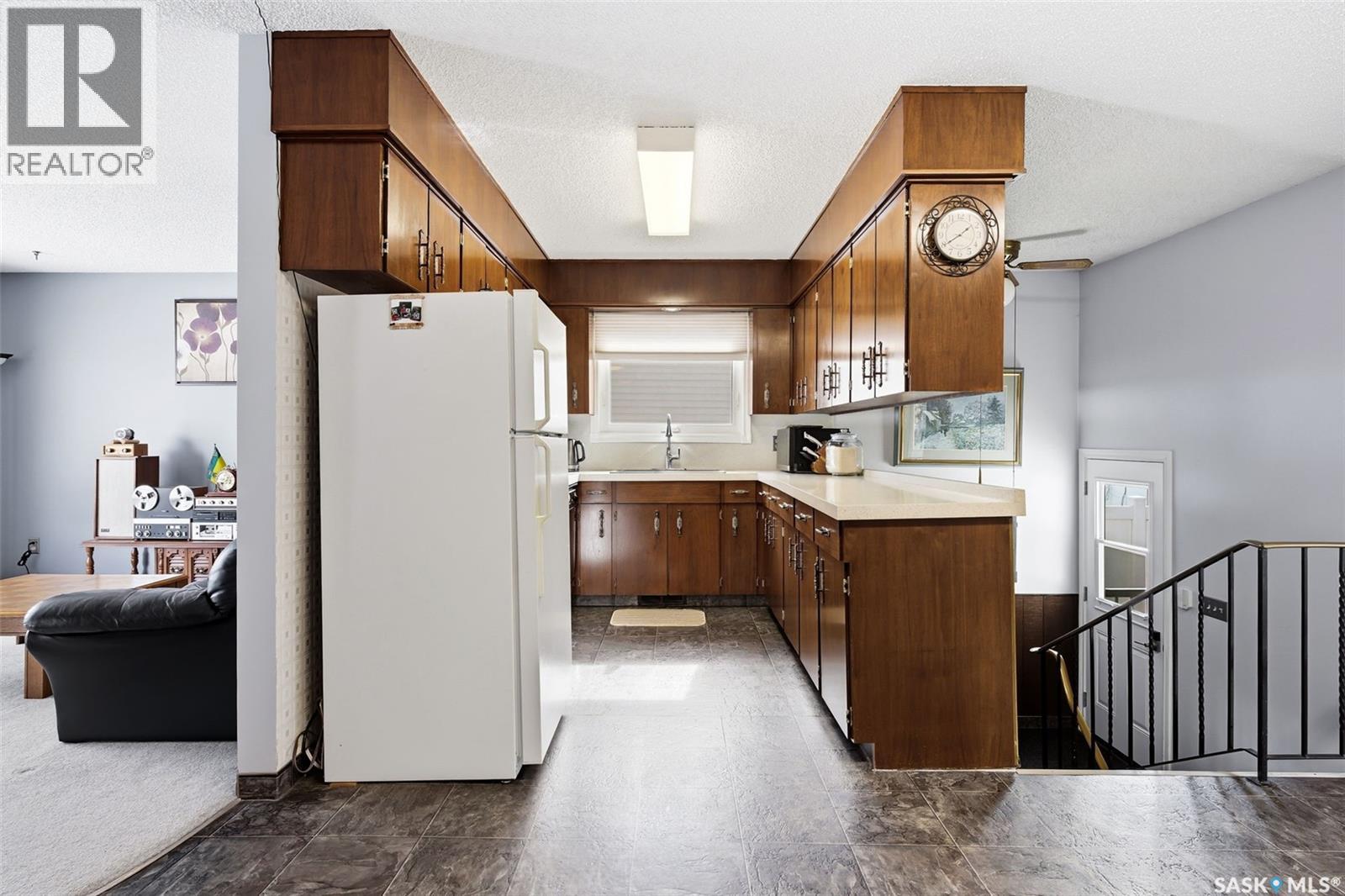 223 Trifunov Crescent, Regina, Saskatchewan  S4R 7C8 - Photo 12 - SK030838