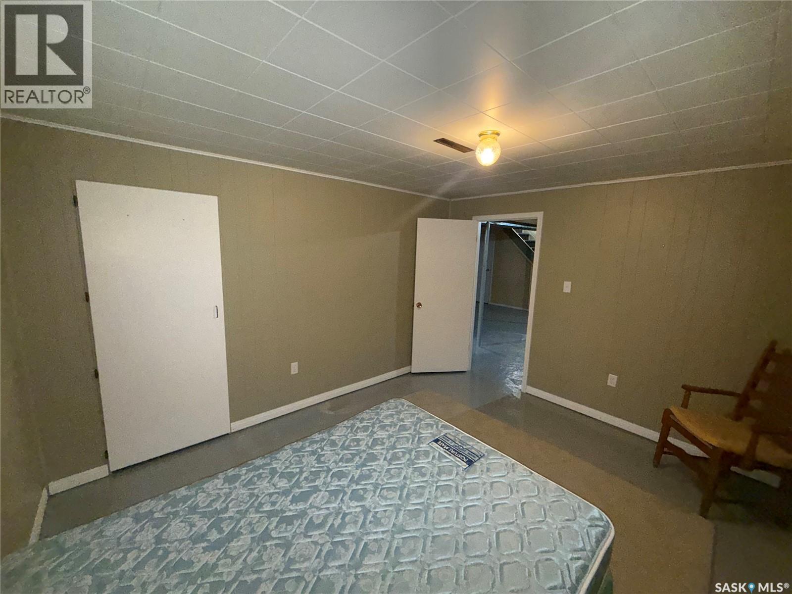 302 3rd Avenue E, Assiniboia, Saskatchewan  S0H 0B0 - Photo 24 - SK030778