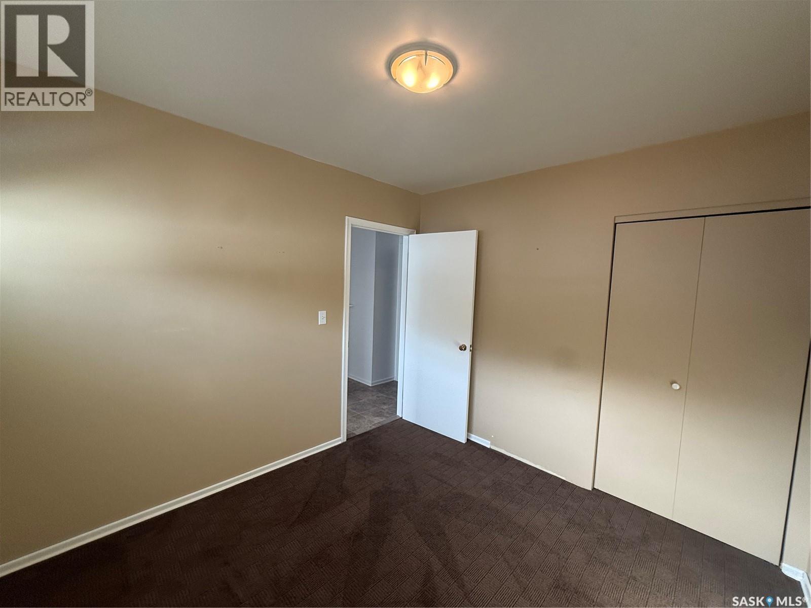 302 3rd Avenue E, Assiniboia, Saskatchewan  S0H 0B0 - Photo 11 - SK030778