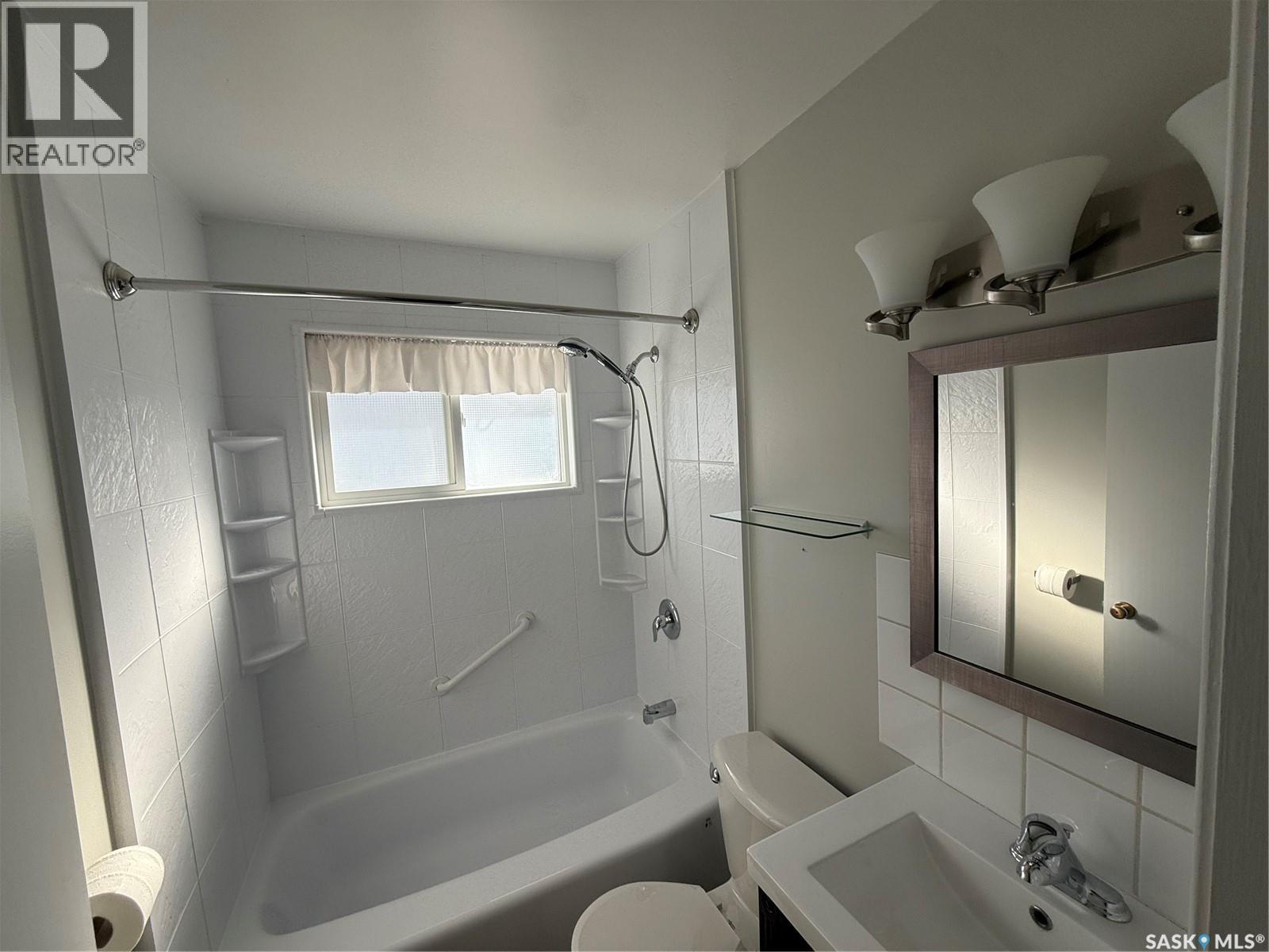 302 3rd Avenue E, Assiniboia, Saskatchewan  S0H 0B0 - Photo 13 - SK030778