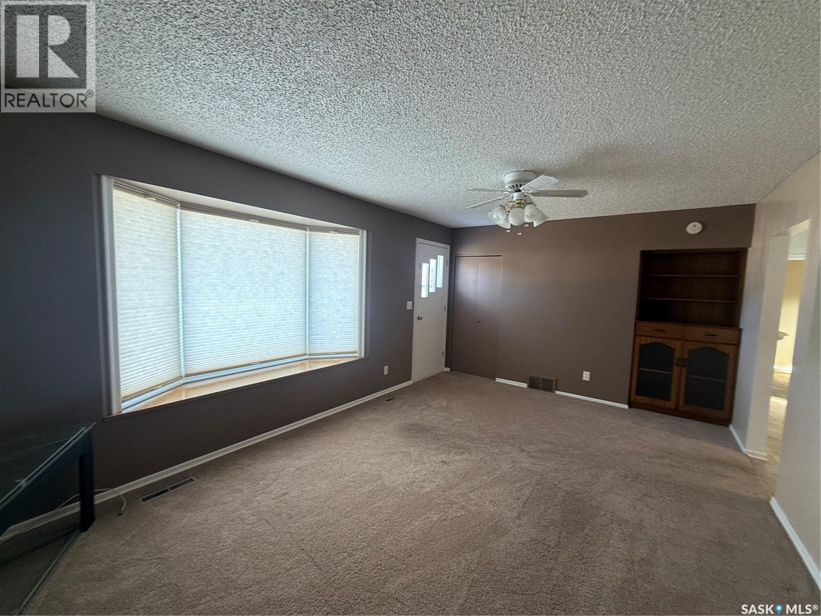 302 3rd Avenue E, Assiniboia, Saskatchewan  S0H 0B0 - Photo 7 - SK030778