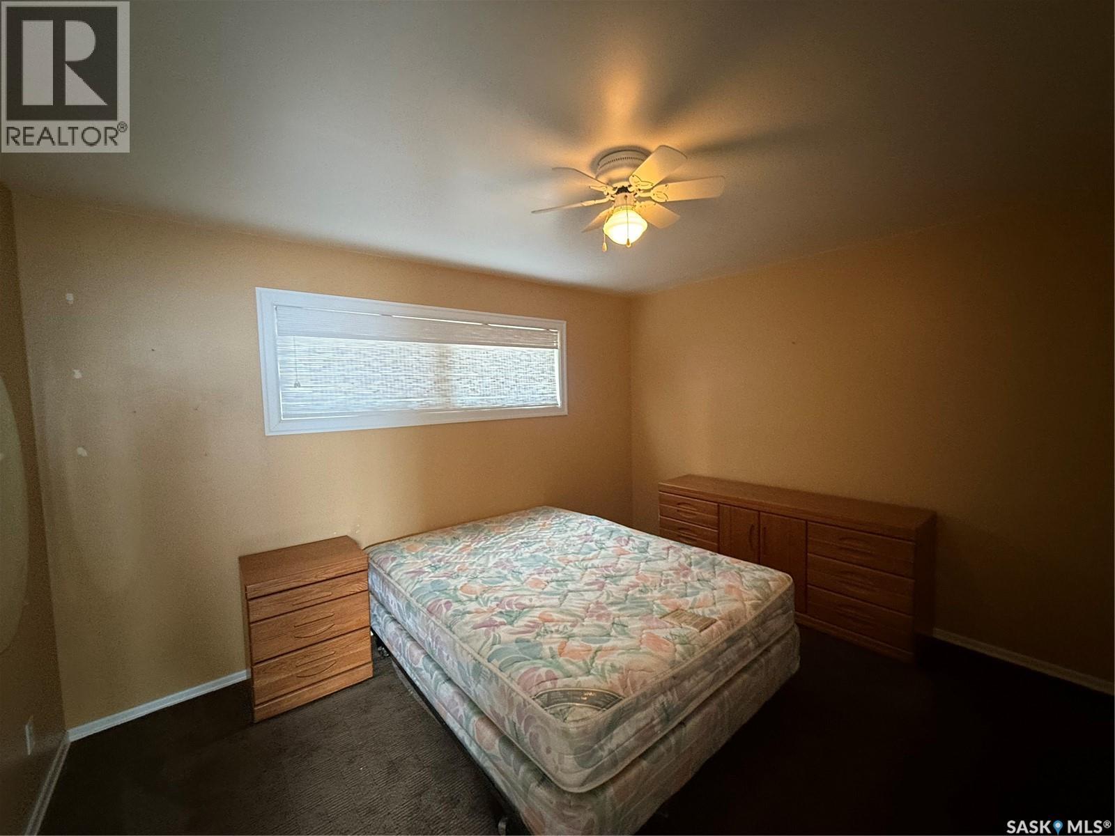 302 3rd Avenue E, Assiniboia, Saskatchewan  S0H 0B0 - Photo 9 - SK030778