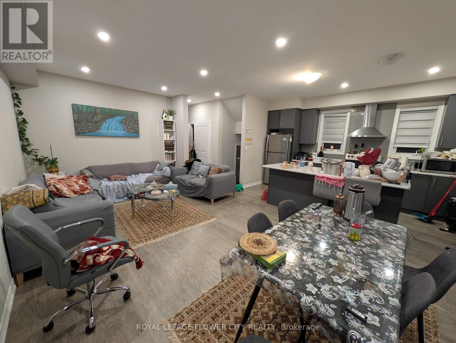 58 Genoa Drive E, Hamilton, Ontario  L9B 0J9 - Photo 2 - X12900132