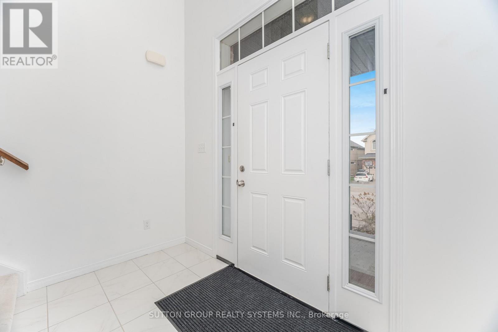 565 Sundew Drive, Waterloo, Ontario  N2V 0B9 - Photo 3 - X12900182