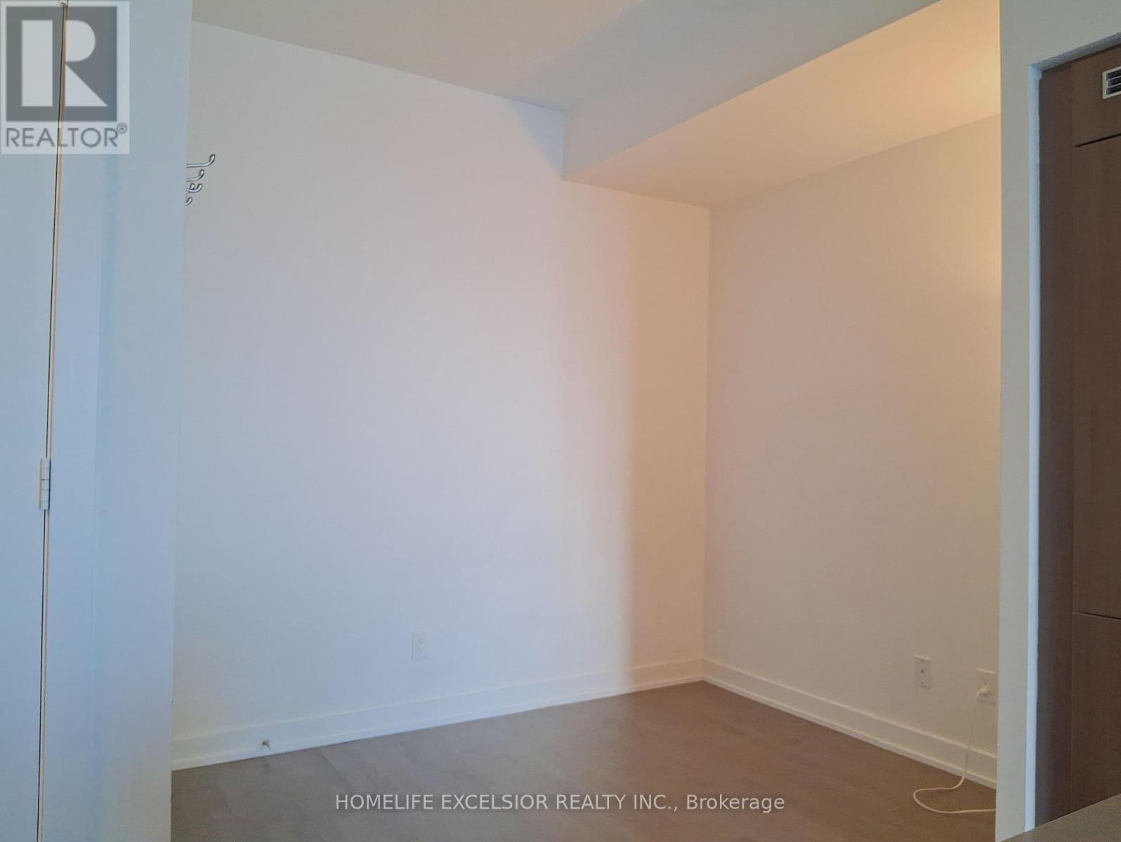 1306 - 501 St. Clair Avenue W, Toronto, Ontario  M5P 0A2 - Photo 5 - C12588886