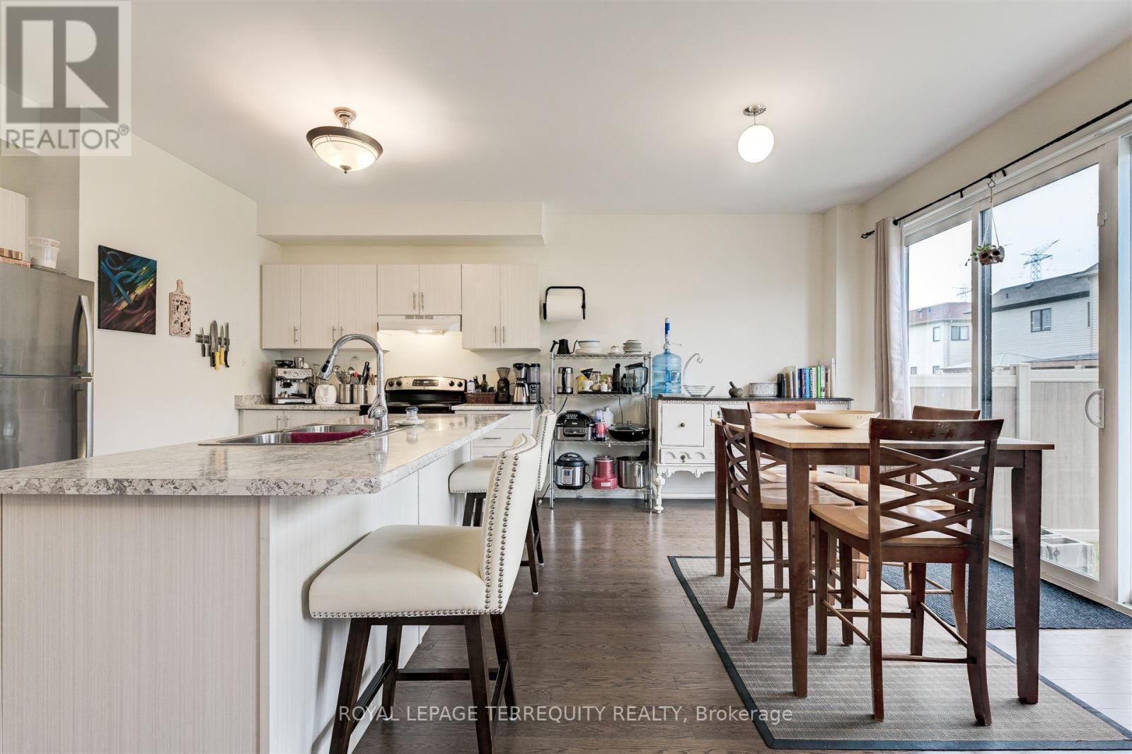 137 East Shore Drive, Clarington (Bowmanville), Ontario  L1C 1Z8 - Photo 14 - E12899648