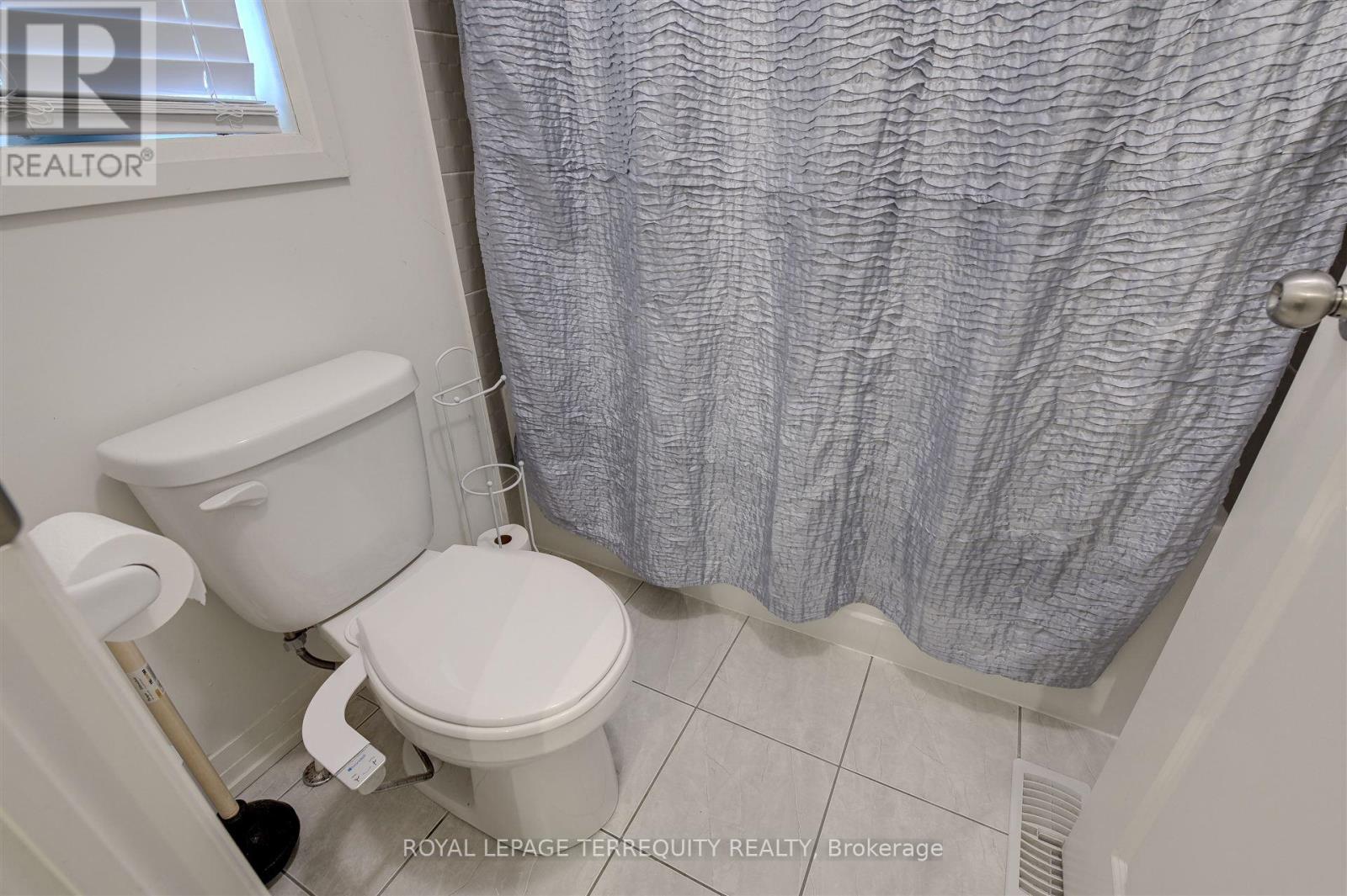 137 East Shore Drive, Clarington (Bowmanville), Ontario  L1C 1Z8 - Photo 35 - E12899648