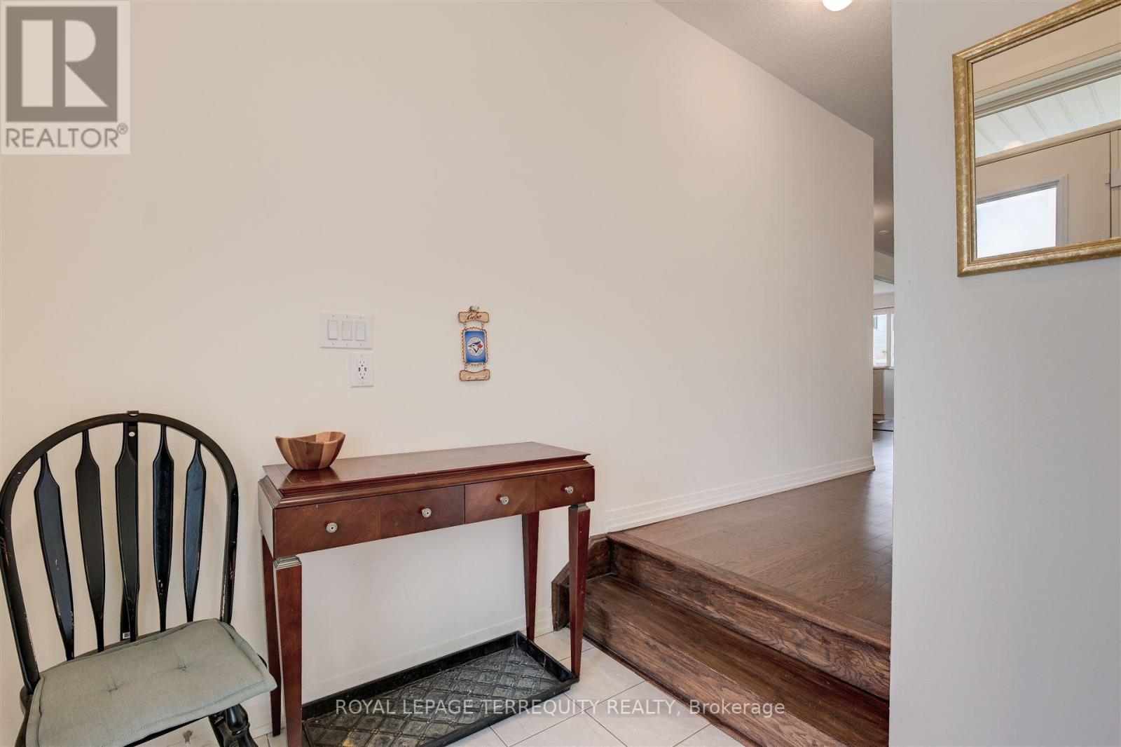 137 East Shore Drive, Clarington (Bowmanville), Ontario  L1C 1Z8 - Photo 5 - E12899648