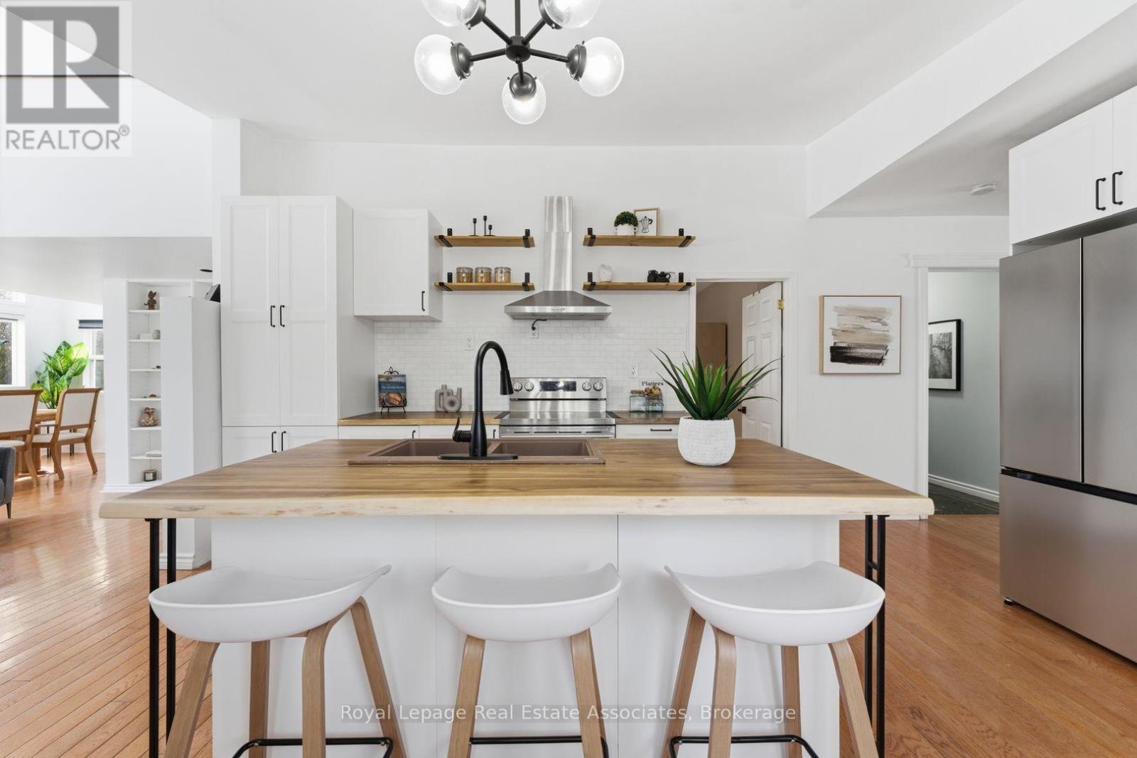 708 Montbeck Crescent, Mississauga, Ontario  L5G 1P3 - Photo 16 - W12848164