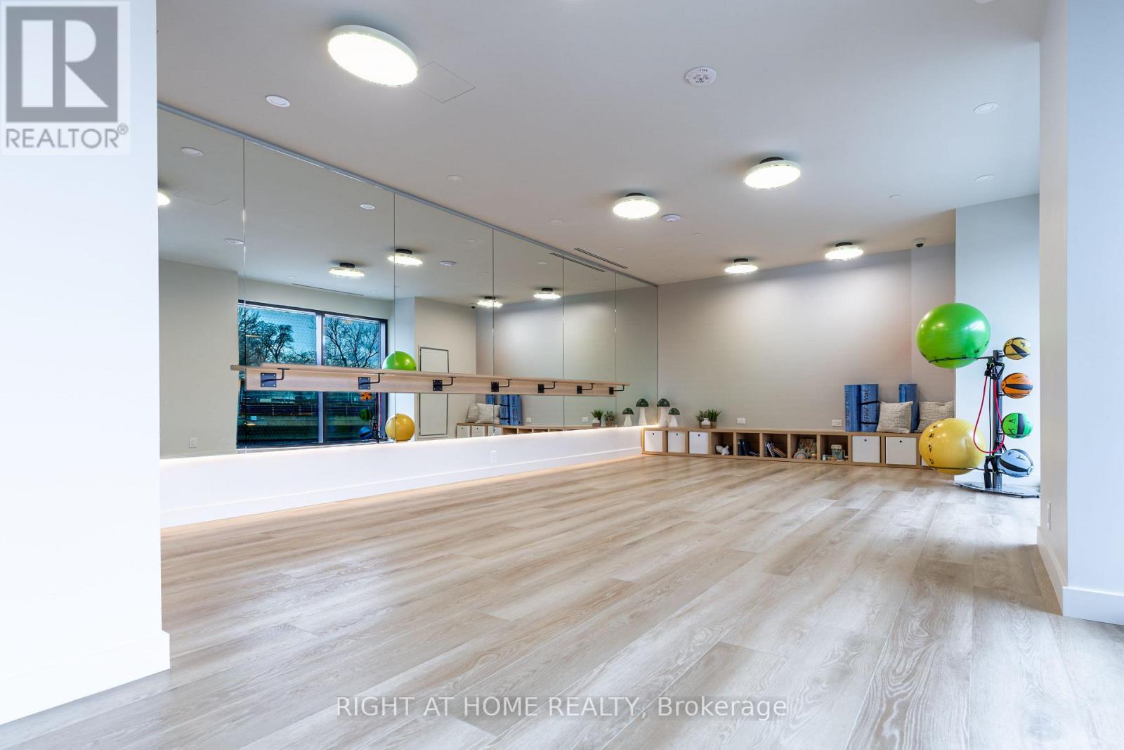 402 - 1660 Bloor Street W, Toronto, Ontario  M6P 0C6 - Photo 41 - W12891572