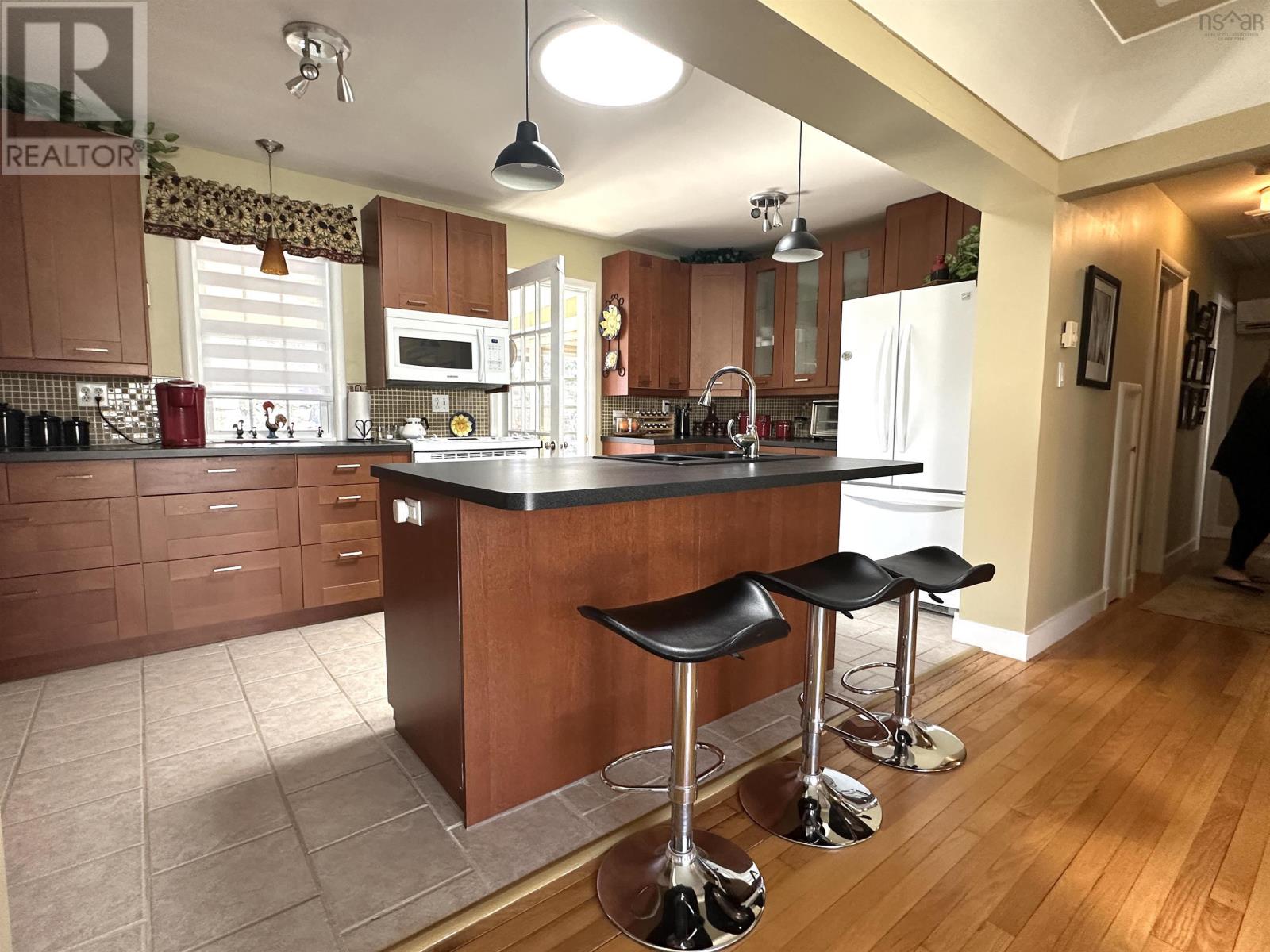 20 Boehner Street, Liverpool, Nova Scotia  B0T 1K0 - Photo 3 - 202604946