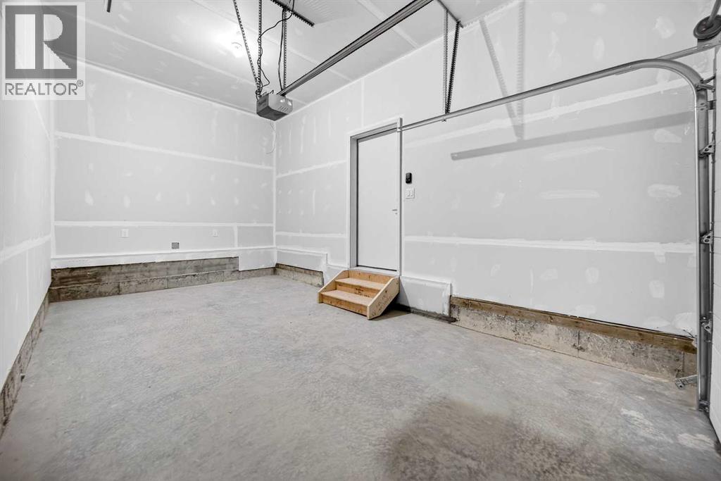 58 Creekside Way SW, Calgary, Alberta  T2X 6E2 - Photo 39 - A2292907