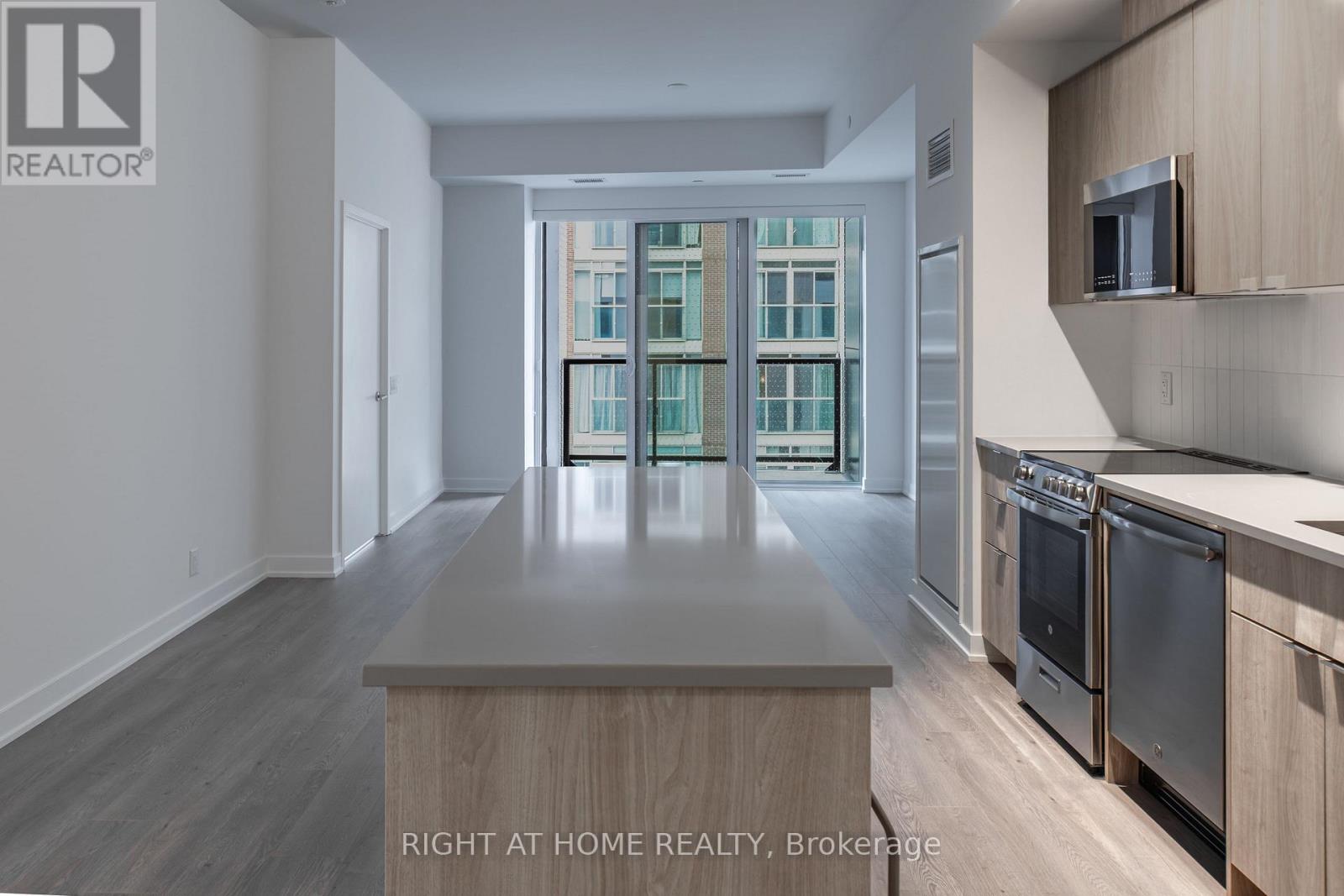 402 - 1660 Bloor Street W, Toronto, Ontario  M6P 0C6 - Photo 15 - W12891572