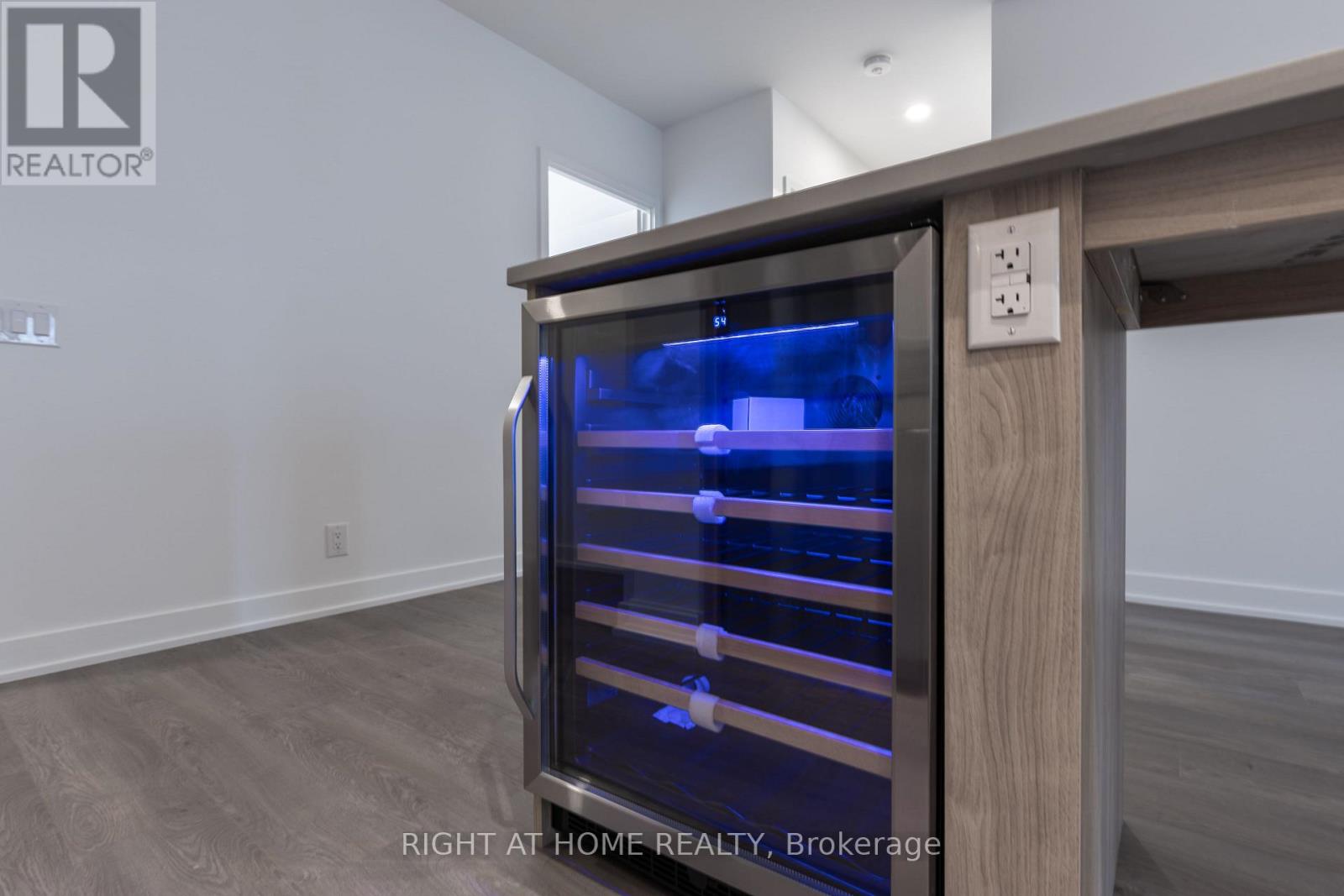 402 - 1660 Bloor Street W, Toronto, Ontario  M6P 0C6 - Photo 16 - W12891572