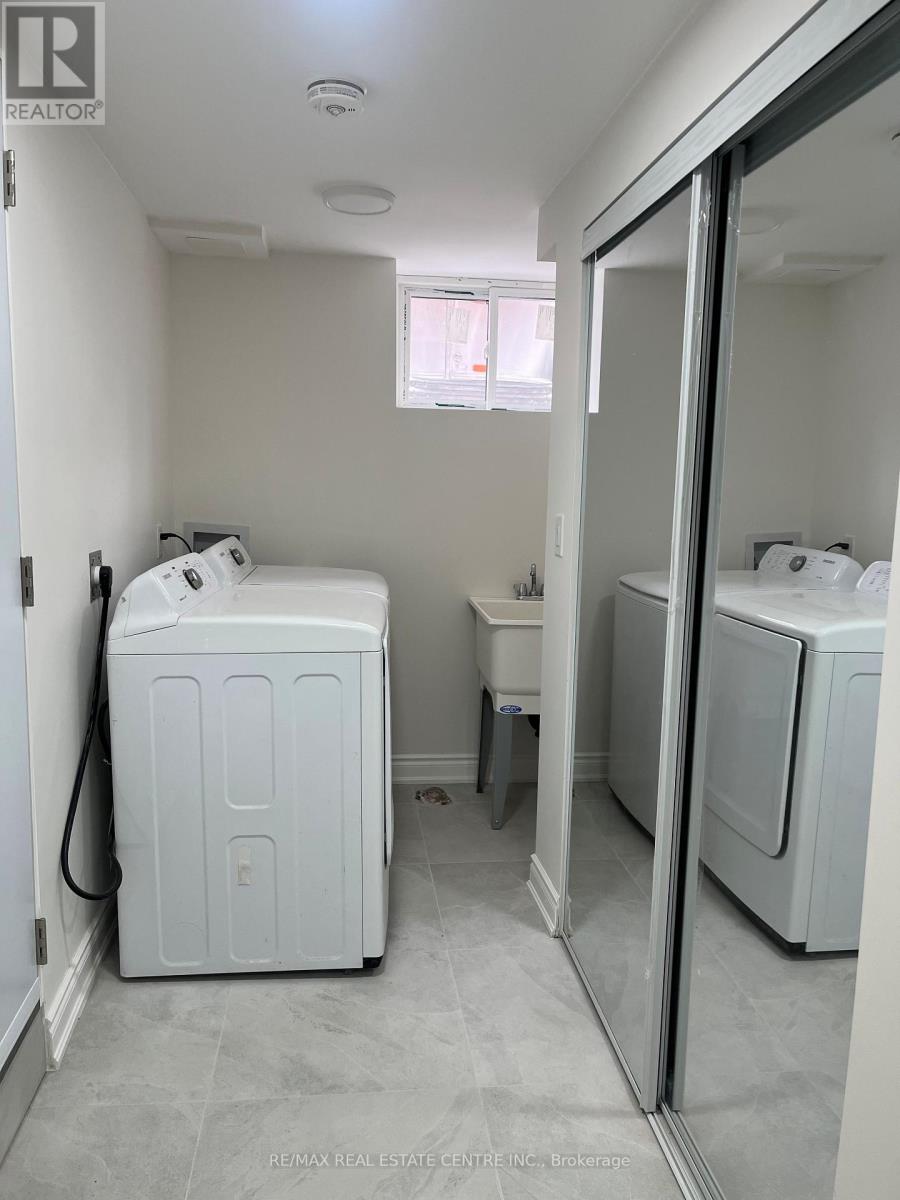 51 Inglewood Drive, Mississauga (Mineola), Ontario  L5G 1X7 - Photo 2 - W12900042