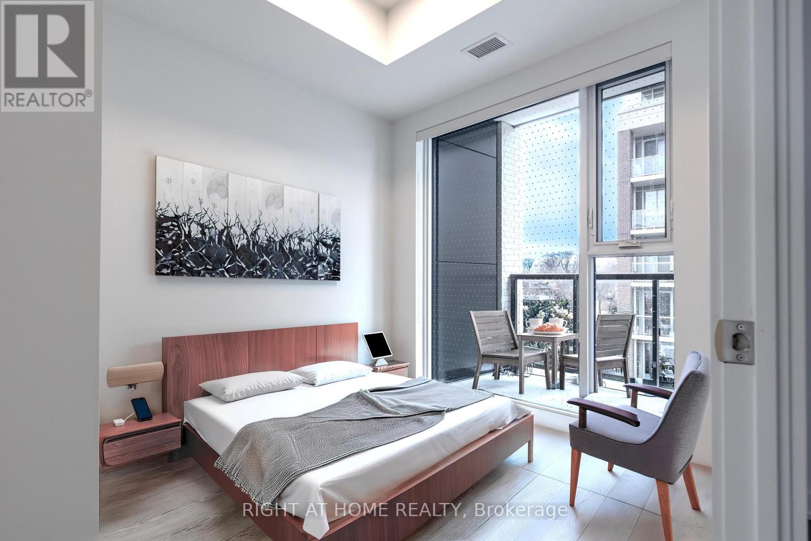 402 - 1660 Bloor Street W, Toronto, Ontario  M6P 0C6 - Photo 22 - W12891572