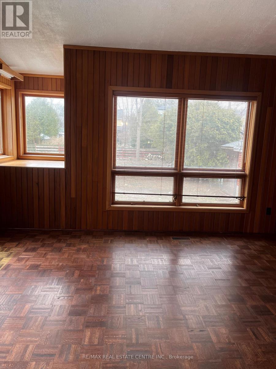 51 Inglewood Drive, Mississauga (Mineola), Ontario  L5G 1X7 - Photo 10 - W12900042