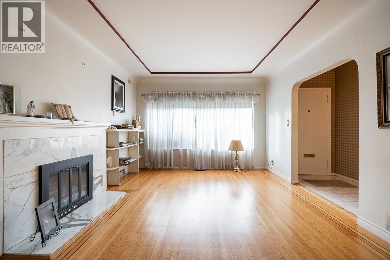 3205 E 3rd Avenue, Vancouver, British Columbia  V5M 1J4 - Photo 5 - R3101541