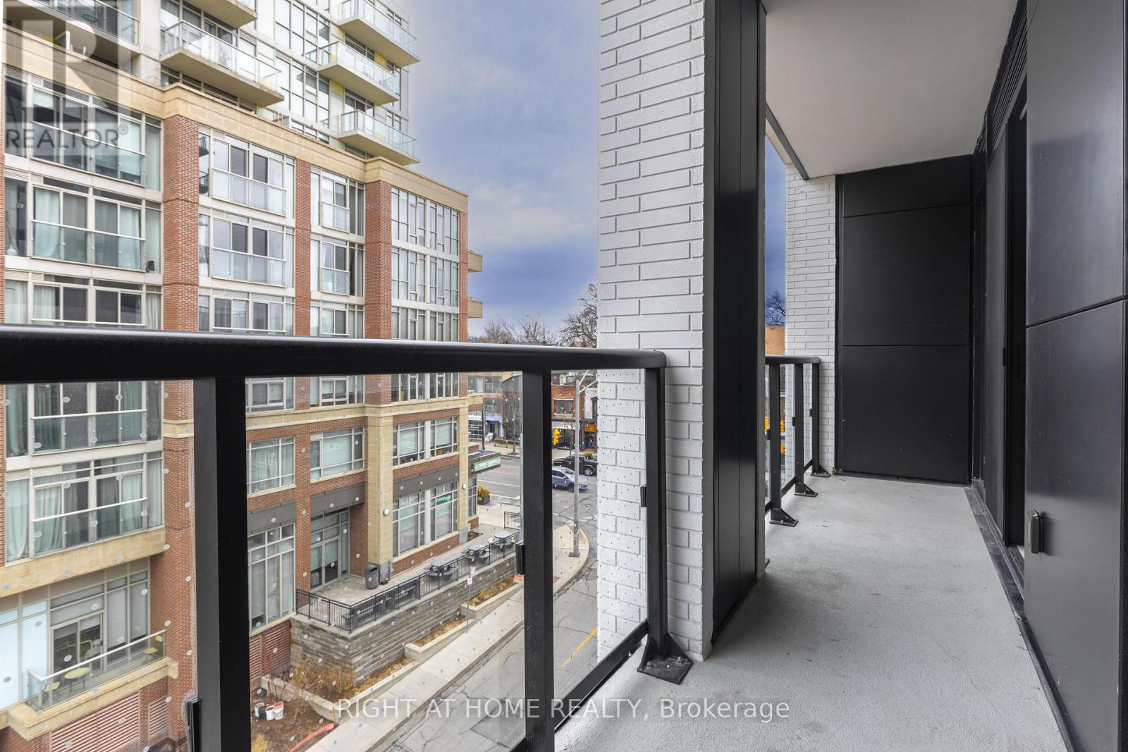 402 - 1660 Bloor Street W, Toronto, Ontario  M6P 0C6 - Photo 32 - W12891572